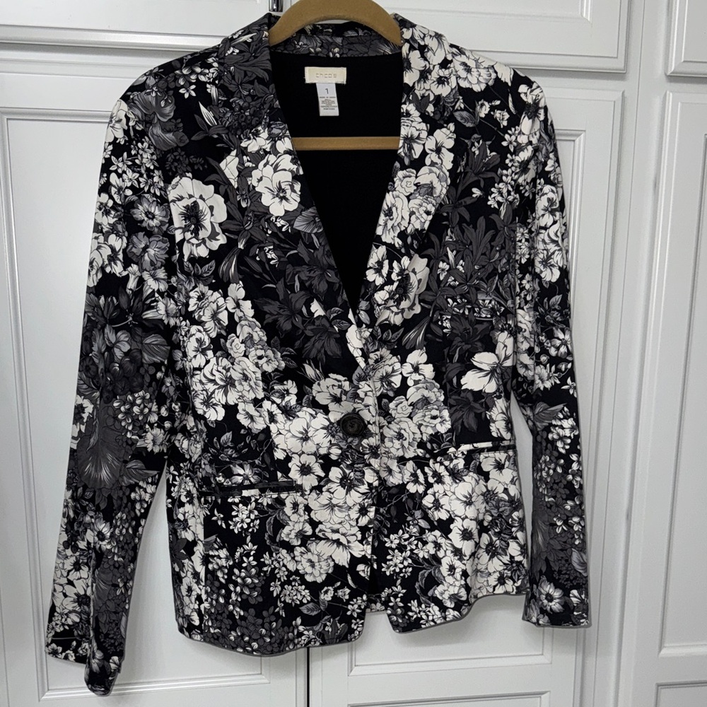 Chico's Black and White Floral Blazer- fully lined